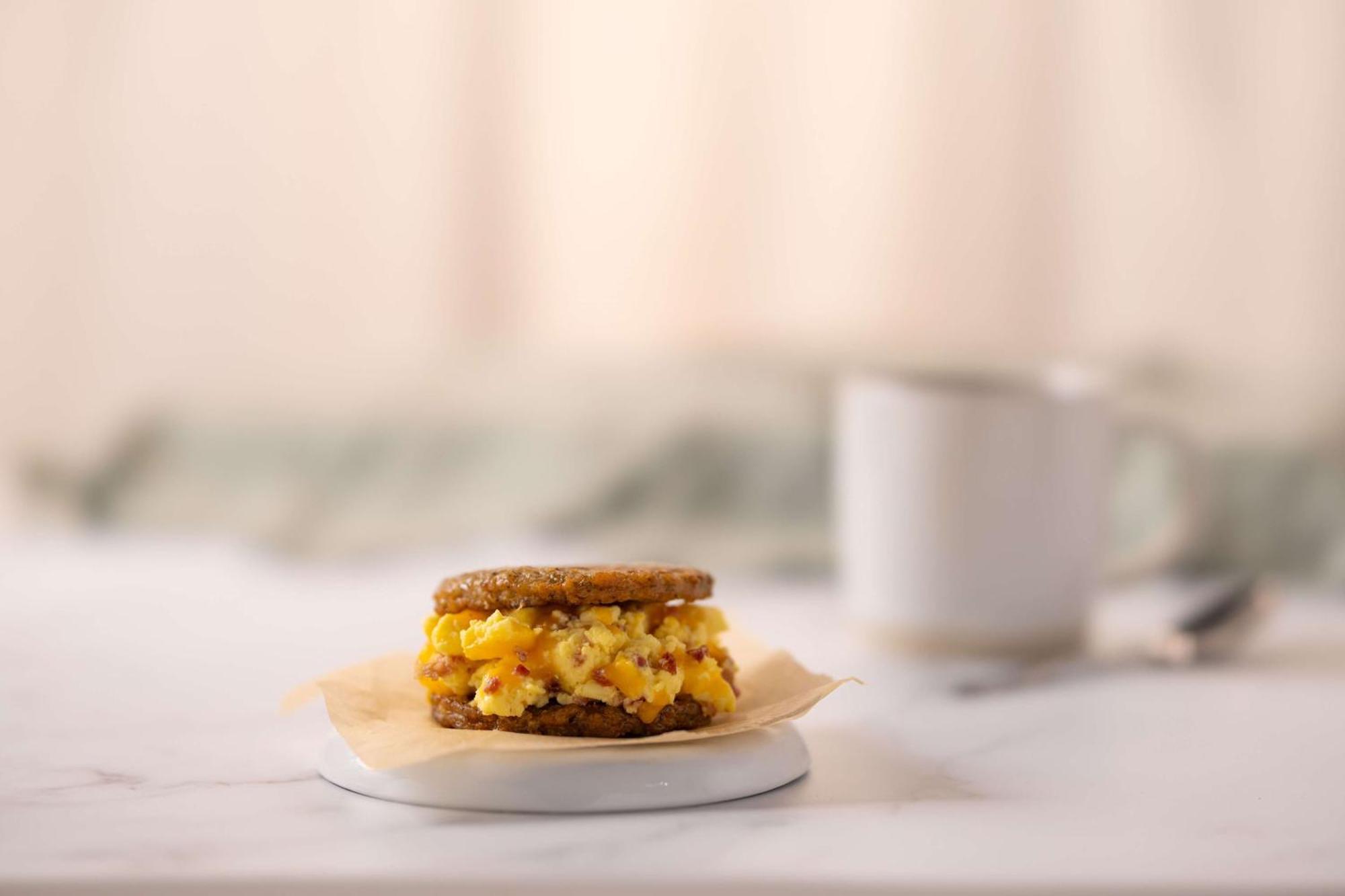 Drury Plaza Hotel 밸도스타 외부 사진