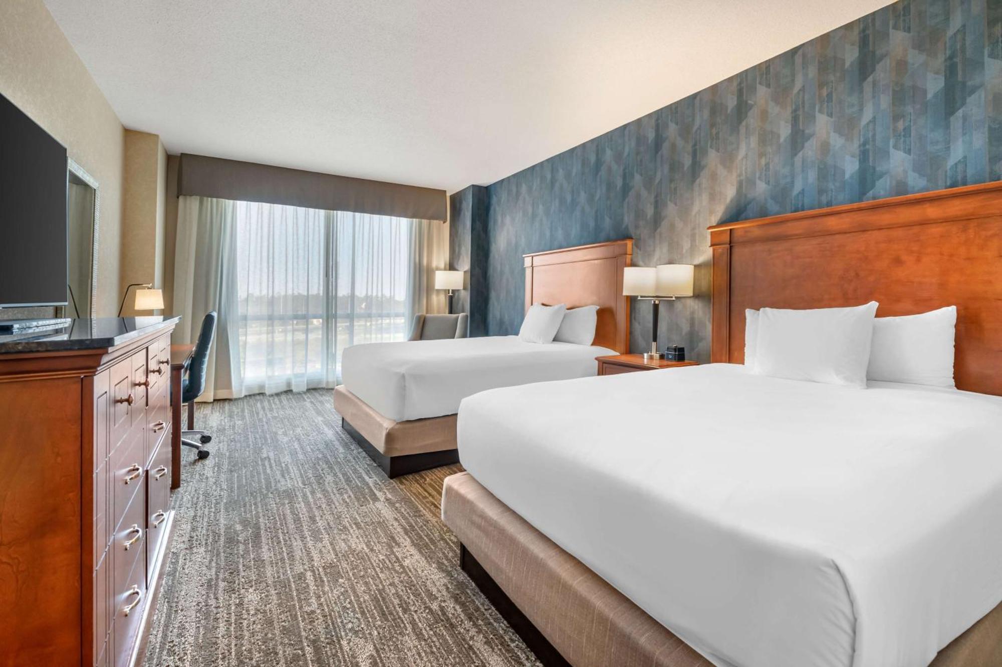 Drury Plaza Hotel 밸도스타 외부 사진