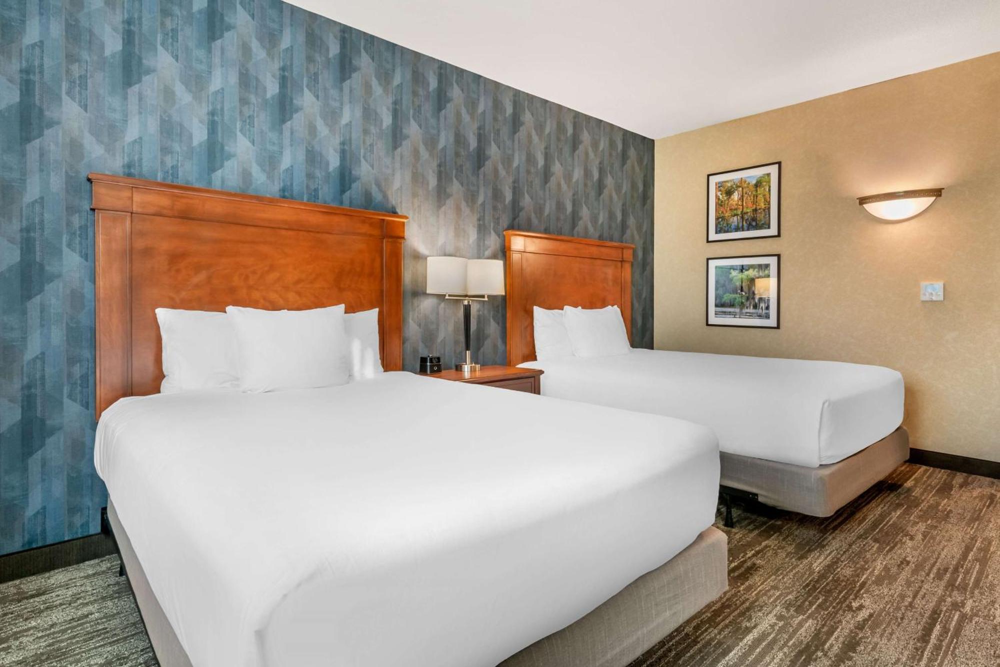 Drury Plaza Hotel 밸도스타 외부 사진